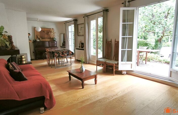 Une maison discrète qui cache un joli privilège — photo 5