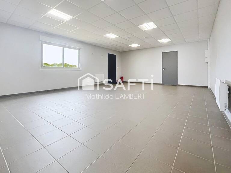 À louer  Bureau de 50 m² avec box de stockage de 80 m² à Pontchâteau — photo 1