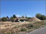 Terrain constructible et viabilisé. — photo 2