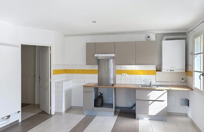 Triplex entièrement rénové et très lumineux — photo 2