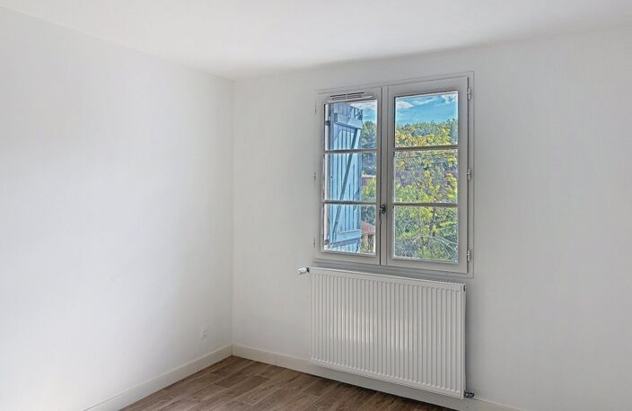 Triplex entièrement rénové et très lumineux — photo 5