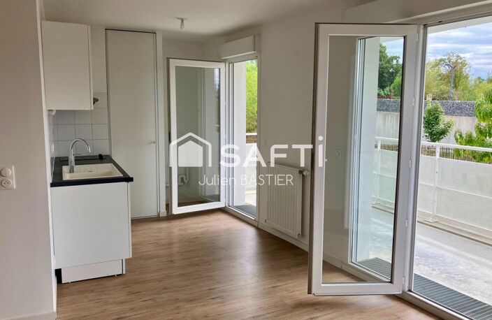 Bruges  Tram E Ausone  T2 de 47m2 lumineux, balcon de 10m2, place de stationnement — photo 2