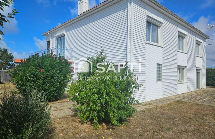 A deux pas de l'ocean, maison atypique de 217m²,5 grandes chambres, piscine et vue sur les marais: une maison aux multiples possibilités — photo 2
