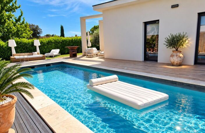 Entre , découvrez cette villa de 130 m² offrant 3 chambres, une piscine et une autonomie énergétique totale grâce à ses panneaux solaires. — photo 3