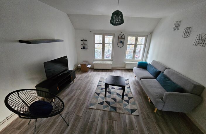 Appartement F3 duplex avec terrasse proche Centre Commercial 4 chemins et  Grand Marché Couvert — photo 2