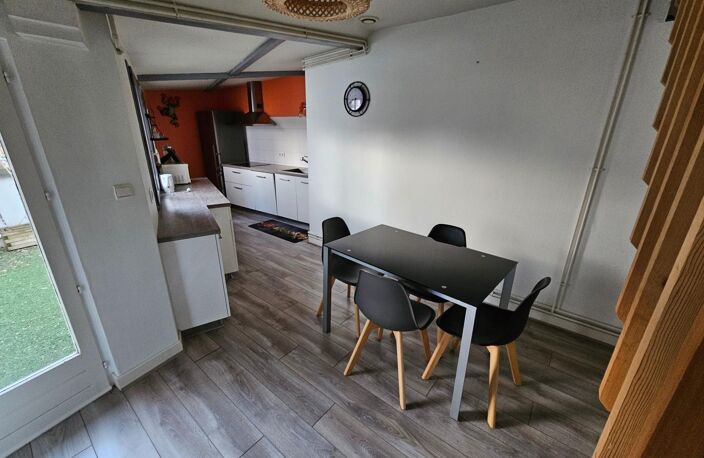 Appartement F3 duplex avec terrasse proche Centre Commercial 4 chemins et  Grand Marché Couvert — photo 3