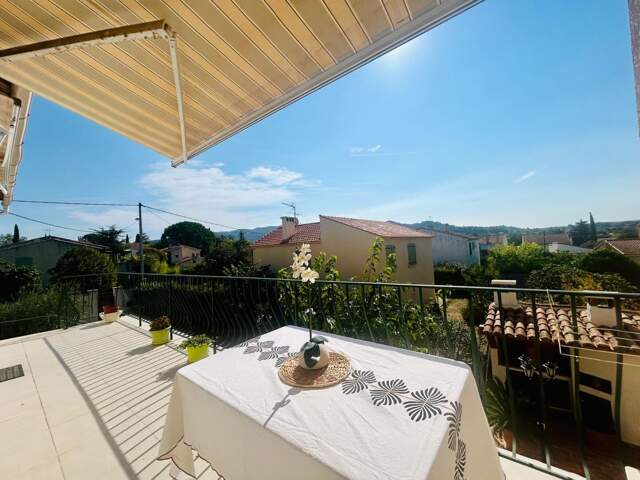 4 Pièces Haut de villa — photo du bien
