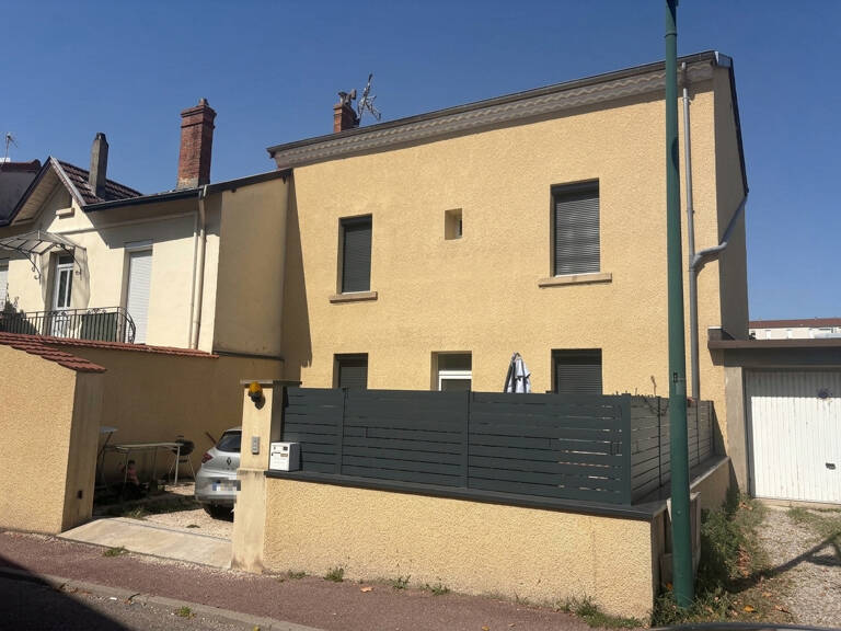 Maison de village au coeur de St Rambert — photo 1