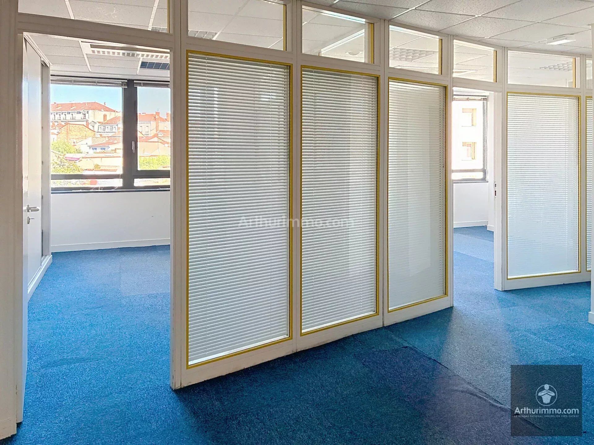 Local commercial 4 pièces 101 m² · à Roanne · 101 m² · 138 600 €
