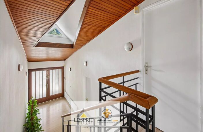 Maison d’architecte familiale avec jardin, terrasses et vue dégagée — photo 3