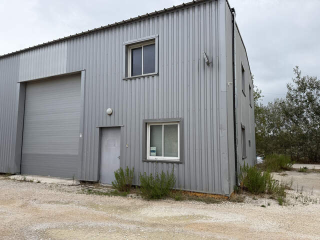 LOCAL COMMERCIAL À LOUER   295 m2   SECTEUR NOVES / CHÂTEAUR — photo du bien