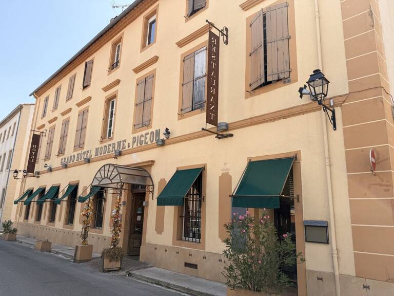 Activité commerciale Hotel restaurant — photo 1