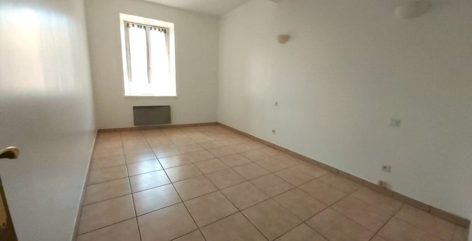 Location appartement 2 pièces 40 m² à Lavelanet (09300) — photo 1