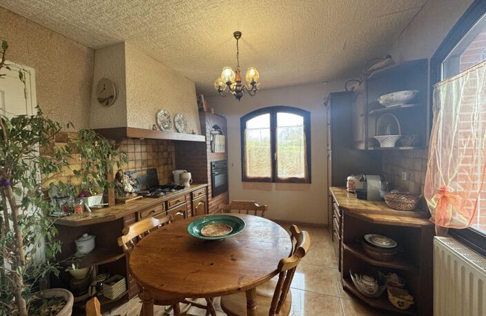 Maison de caractère avec piscine et terrasses — photo 3