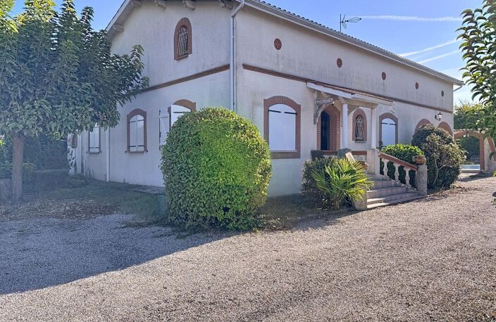 Maison de caractère avec piscine et terrasses — photo 4