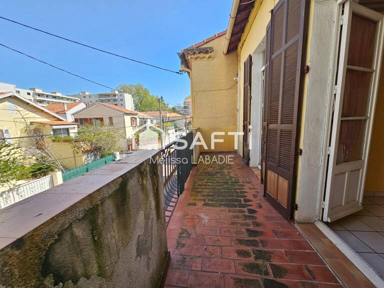Haut de villa avec solarium et fort potentiel  Saint-Jean-du-Var — photo 1
