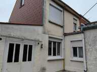 Maison semi-individuelle à rénover, 3 chambres, garage et jardin. — photo 2