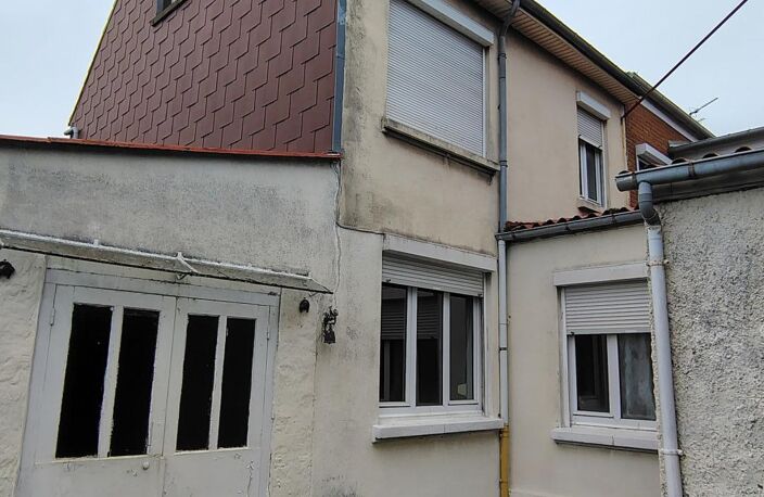 Maison semi-individuelle à rénover, 3 chambres, garage et jardin. — photo 2