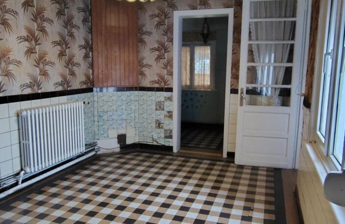 Maison semi-individuelle à rénover, 3 chambres, garage et jardin. — photo 3
