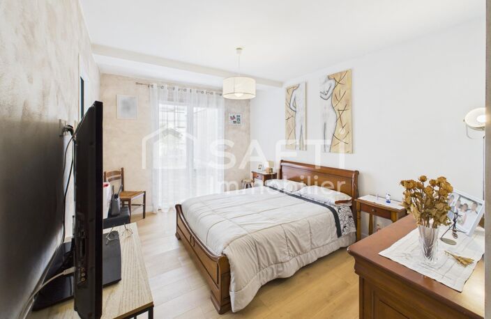Maison contemporaine avec piscine, studio indépendant et garage — photo 4