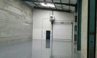Commerce  285 m² à louer à Vaulx-en-Velin (69120)