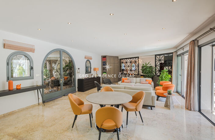 Villa de caractère, piscine chauffée et garage de 200 m² au coeur d'un parc de 5 000 m²  à Fréjus — photo 5
