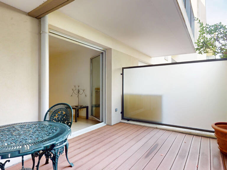 VILLEURBANNE / REPUBLIQUE - Studio de 27,21 m2 avec terrasse privative — photo 1