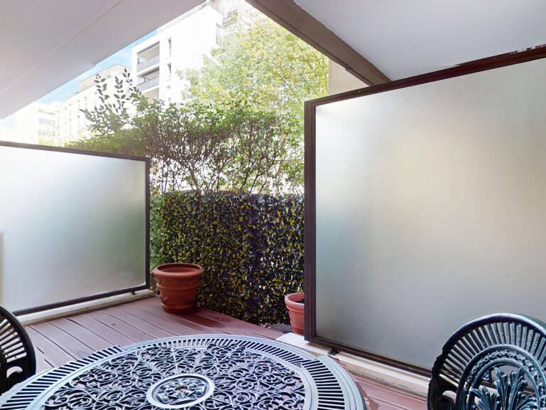 VILLEURBANNE / REPUBLIQUE - Studio de 27,21 m2 avec terrasse privative — photo 1