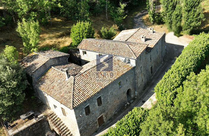 Ardèche : Vallée de l'Eyrieux Ensemble immobilier de 6 gîtes en pierre  sur un terrain de 705 m² — photo 2