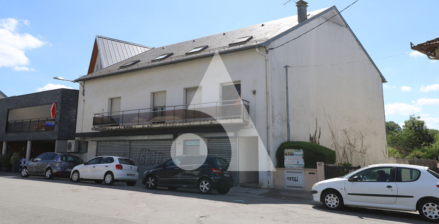 Immeuble Lannemezan 228 m² habitables et 170m² commerciaux — photo 1