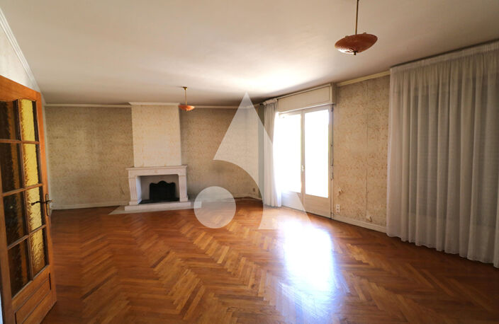 Immeuble Lannemezan 228 m² habitables et 170m² commerciaux — photo 2