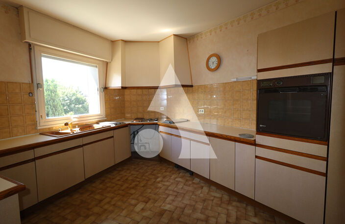 Immeuble Lannemezan 228 m² habitables et 170m² commerciaux — photo 4