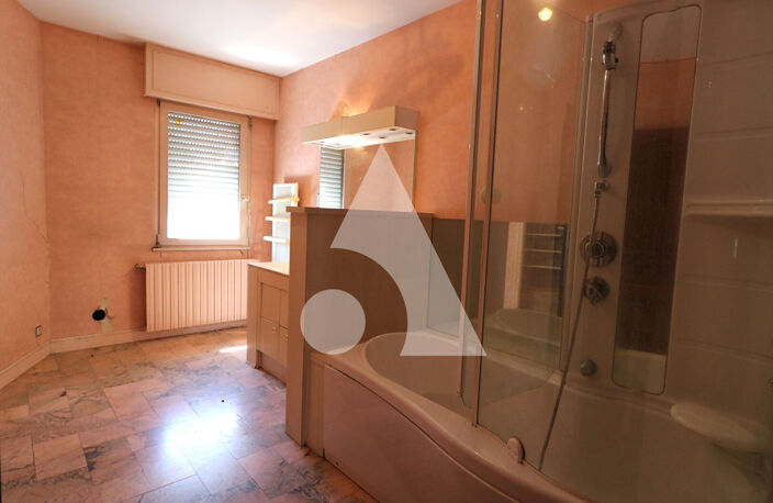 Immeuble Lannemezan 228 m² habitables et 170m² commerciaux — photo 5