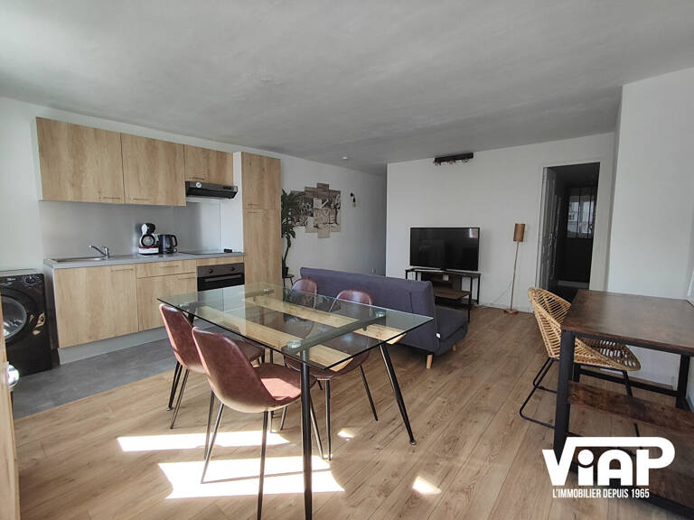 T3 MEUBLE QUARTIER CATHEDRALE — photo 1