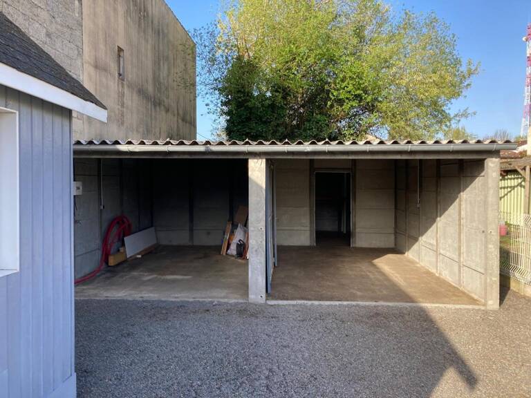 Garages et bureau — photo 1