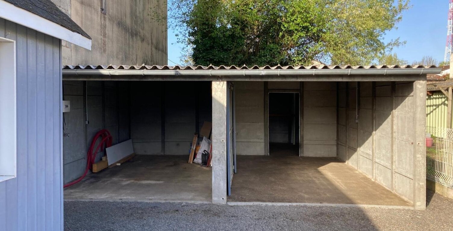 Garages et bureau — photo 1