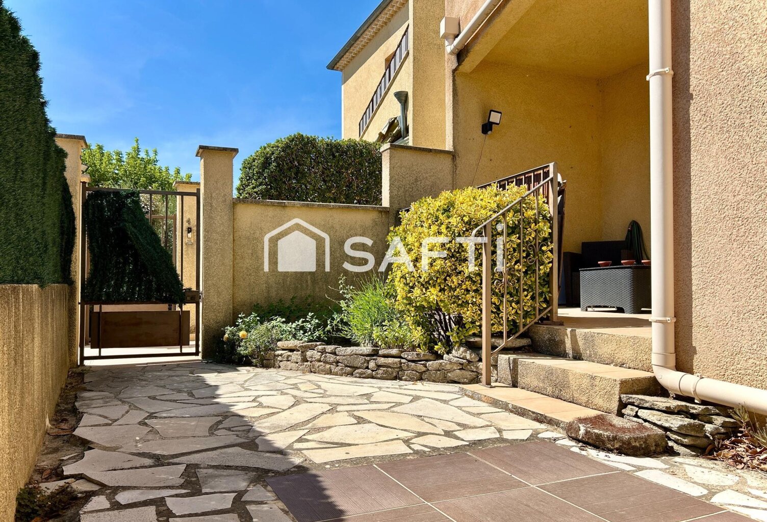 Appartement en rez-de-jardin — photo 1