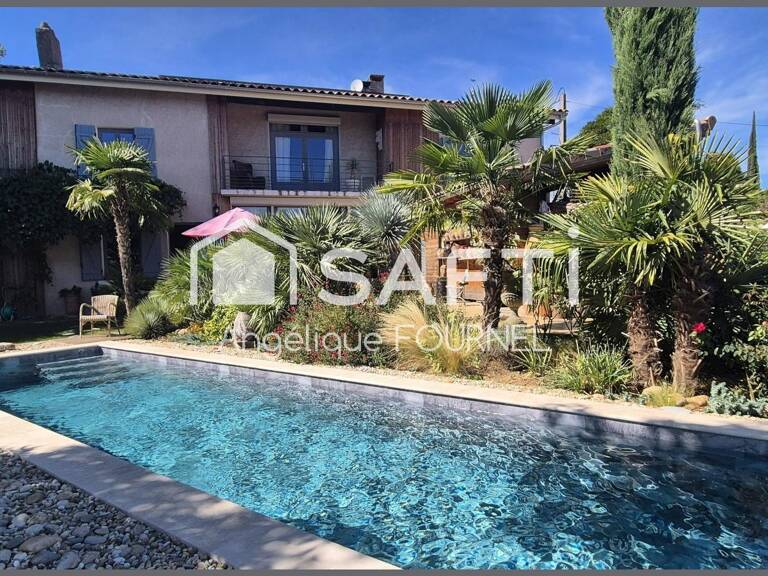 Bâtisse de 220 m² sur un terrain de 1 471 m² à Vienne — photo 1