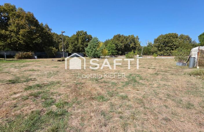ENSEMBLE IMMOBILIER AVEC TERRAIN DE 10 700 M2 — photo 2
