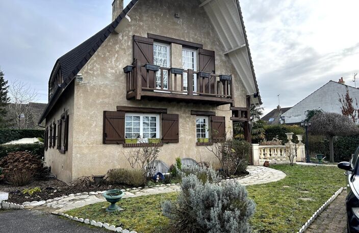 Magnifique maison familiale de caractère de 180M² avec piscine , idéalement située proche des écoles — photo 3