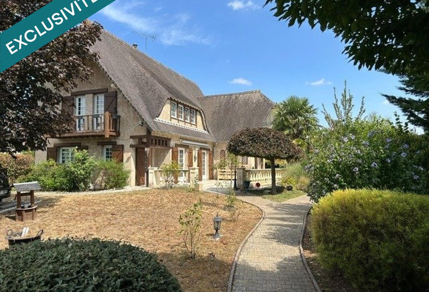 Magnifique maison familiale de caractère de 180M² avec piscine , idéalement située proche des écoles — photo 1