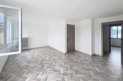 Appartement 3 pièces 820 €