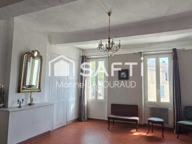 Maison de caractère de 192 m² avec local commercial et grand garage  Carcès — photo du bien