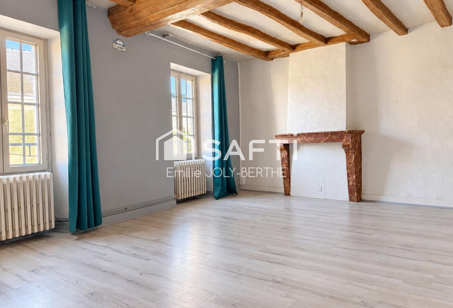 Maison de bourg - 184 m² - A Restaurer En plein cœur de Viré-En-Champagne — photo 1