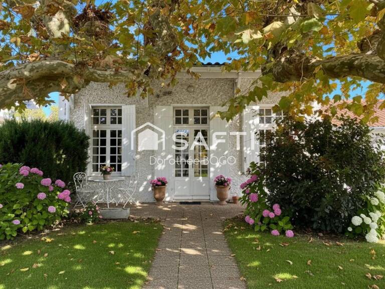 Charme authentique et fort potentiel en plein cœur d'Audenge — photo 1