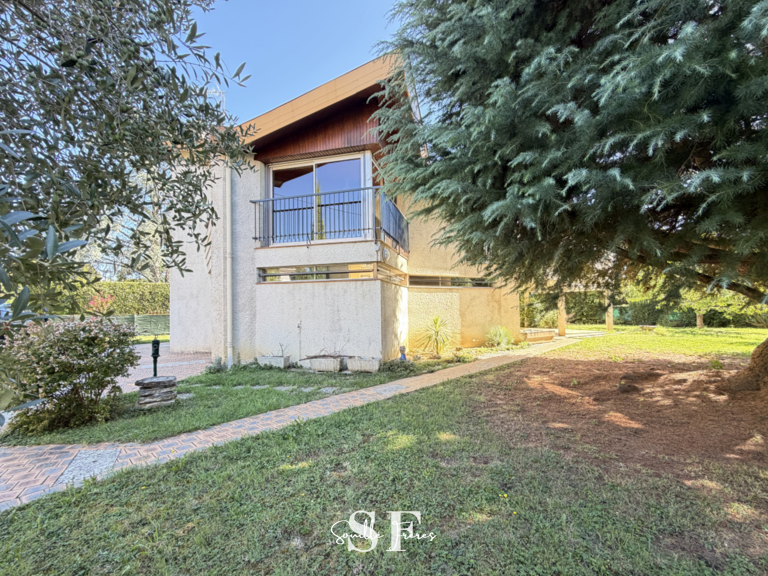 AGEN - VILLA D ARCHITECTE AVEC DOUBLE GARAGE ET JARDIN. — photo 1