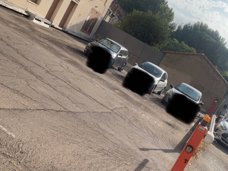 AVIGNON : Parking aérien — photo 1
