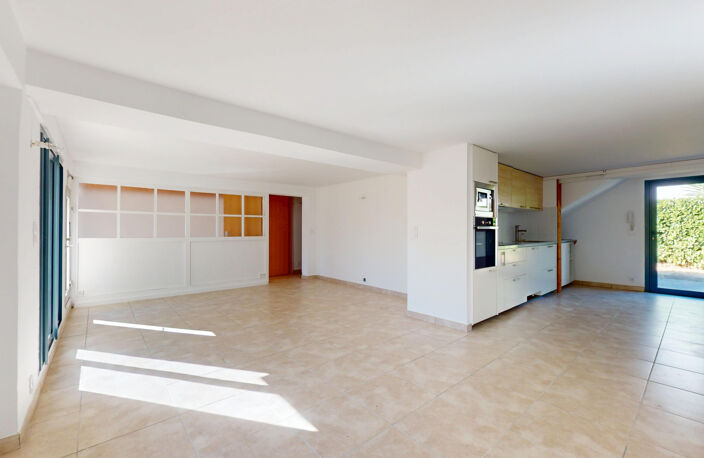 Maison 4 faces traditionnelle rénovée - 4 chambres - 396m2 d — photo 3