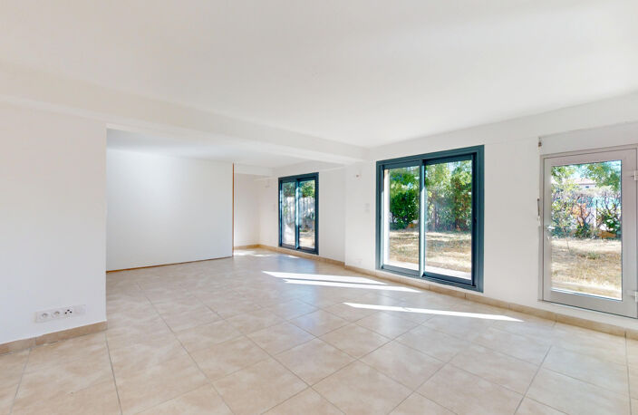 Maison 4 faces traditionnelle rénovée - 4 chambres - 396m2 d — photo 4