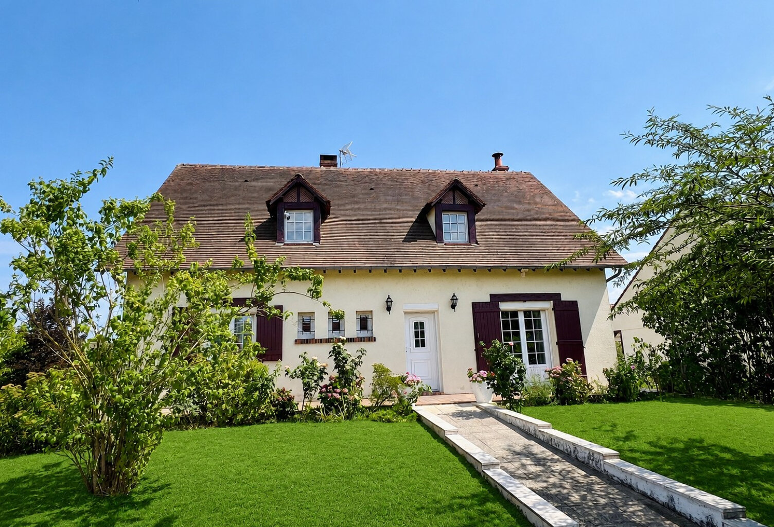 Belle maison familiale avec jardin, garage et dépendance amé — photo 1